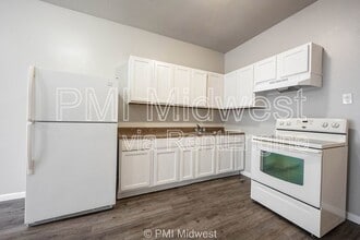 3014 W 10th St, Unit 2 in Indianapolis, IN - Foto de edificio - Building Photo