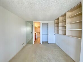 1717 Mott Smith Dr in Honolulu, HI - Building Photo - Building Photo