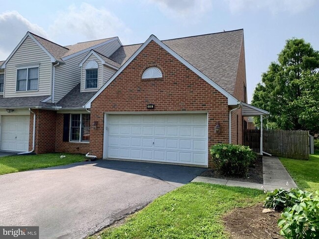 property at 416 Huntington Dr