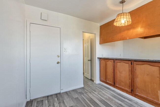 847 W 43rd St in Los Angeles, CA - Building Photo - Building Photo