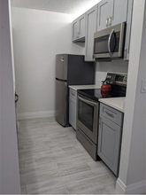 201 Santa Clara Dr, Unit 13 in Naples, FL - Foto de edificio - Building Photo