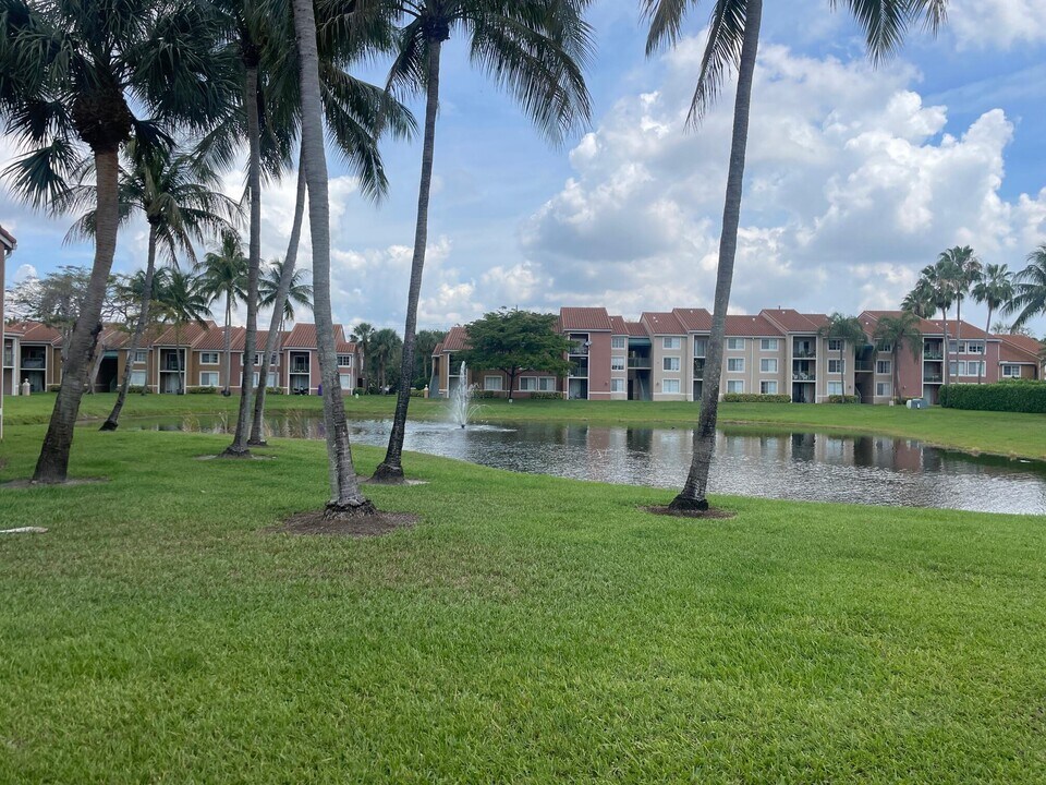 7856 Sonoma Springs Cir in Greenacres, FL - Building Photo