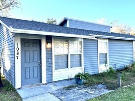 1087 Old S Dr in Lakeland, FL - Building Photo