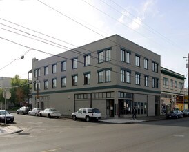 Campus Apartments in Portland, OR - Foto de edificio - Building Photo