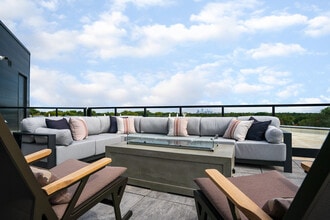 The Lorient in Edina, MN - Foto de edificio - Building Photo