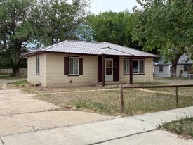 135 S Grand Ave in Rangely, CO - Building Photo
