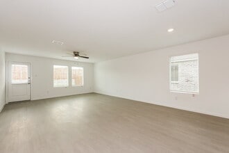 101 Wild Rose Dr in Balch Springs, TX - Building Photo - Building Photo