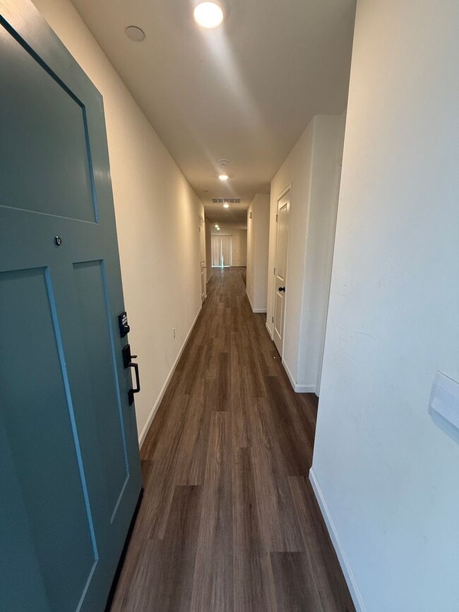 Beautiful 4BD/3BA Single-Family Home Solar, Battery Backup & Move-In Ready in Bakersfield, CA - Building Photo - Building Photo