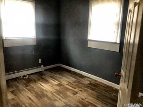 3 Bertha St in East Patchogue, NY - Building Photo - Building Photo