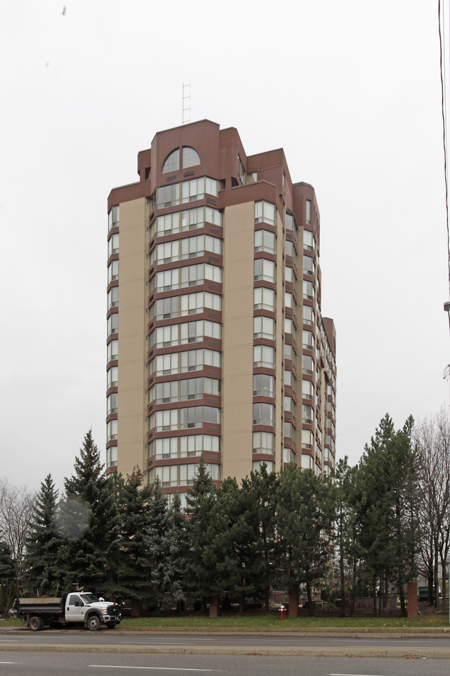 The Fairmont in Mississauga, ON - Building Photo - Building Photo