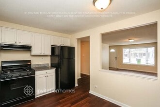 830 Bloomfield Ln in Aurora, IL - Building Photo - Building Photo