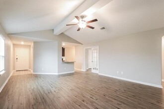 28052 Irving Dr in Magnolia, TX - Building Photo - Building Photo