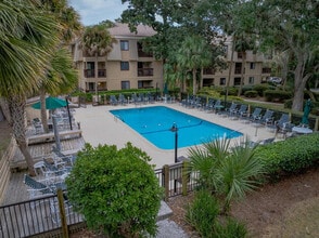 21 Lagoon Rd in Hilton Head Island, SC - Building Photo - Building Photo