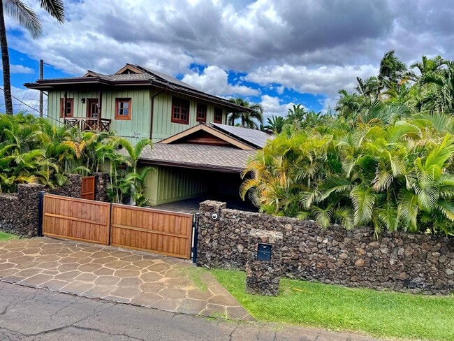 595 Kupulau Dr in Kihei, HI - Building Photo - Building Photo