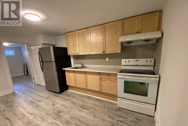 209 Hodgson Dr in Newmarket, ON - Building Photo - Building Photo
