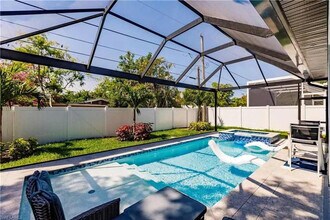 656 108th Ave N in Naples, FL - Building Photo - Building Photo