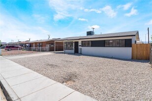 1648 J St in Las Vegas, NV - Building Photo
