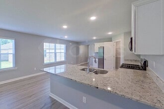 661 June St in Prattville, AL - Foto de edificio - Building Photo