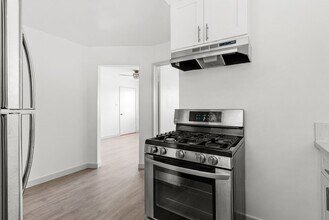 727 Olive Ave, Unit 01 in Long Beach, CA - Foto de edificio - Building Photo