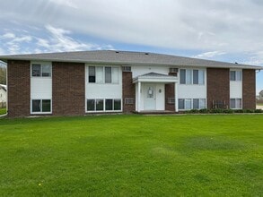 203 9th Ave in Durant, IA - Building Photo - Building Photo