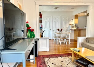 223 Summer St, Unit 3R in Somerville, MA - Building Photo - Building Photo