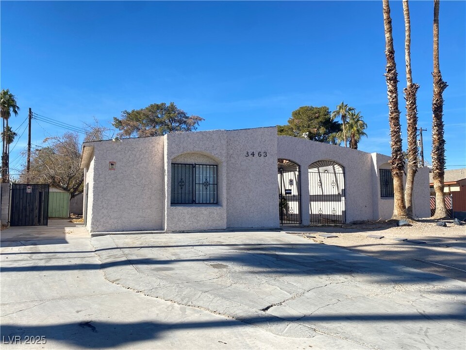 3463 Spencer St in Las Vegas, NV - Building Photo