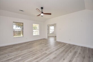 2502 6th Ave N in Texas City, TX - Building Photo - Building Photo