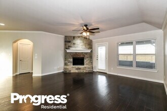 4112 Bridle Path Ln in Sanger, TX - Building Photo - Building Photo