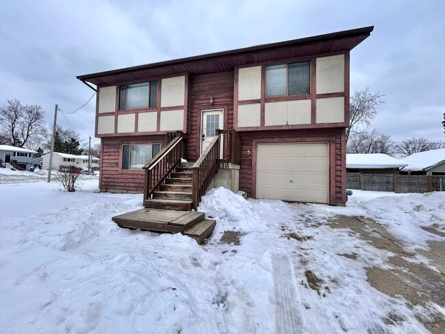 607 Clayton Ave NW in Walker, MI - Building Photo - Building Photo