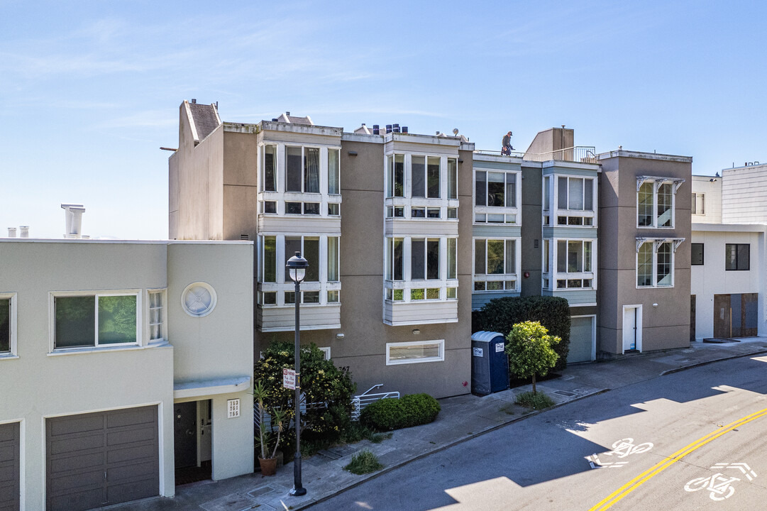 Twin Peaks in San Francisco, CA - Building Photo