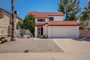 429 E Utopia Rd in Phoenix, AZ - Building Photo