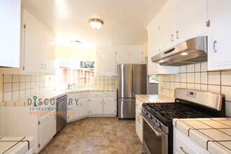 2373 Leimert Blvd in Oakland, CA - Building Photo - Building Photo