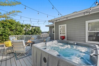 3112 Nimitz Blvd in San Diego, CA - Building Photo - Building Photo