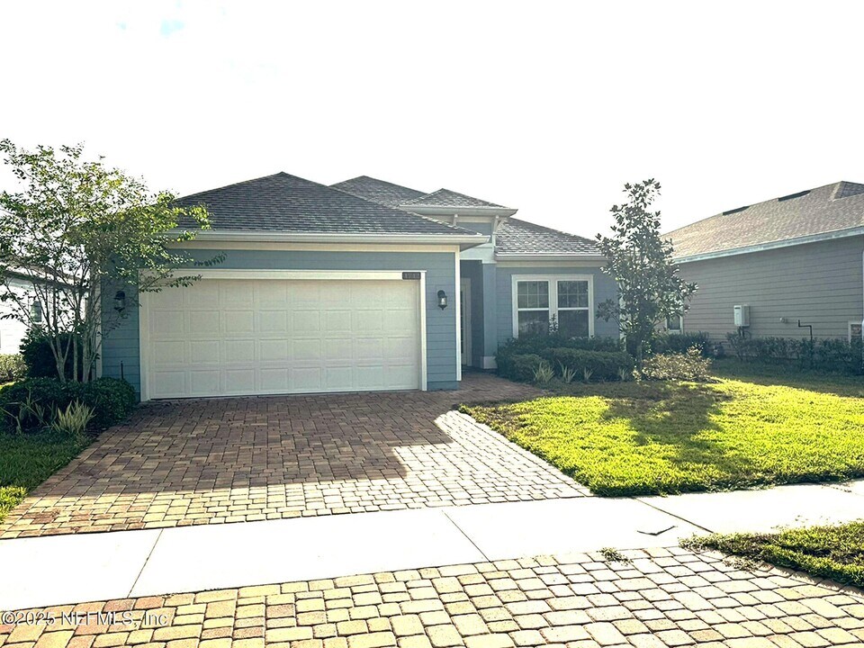 1742 Amberly Dr in Middleburg, FL - Building Photo