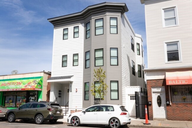 630 Dorchester Ave, Unit 3 in Boston, MA - Foto de edificio - Building Photo