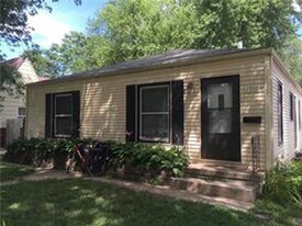 2307 37th St in Des Moines, IA - Building Photo