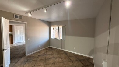 1335 Massachusetts Ave in Riverside, CA - Building Photo - Building Photo