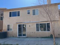 10171 Jennifer St in Hesperia, CA - Foto de edificio - Building Photo