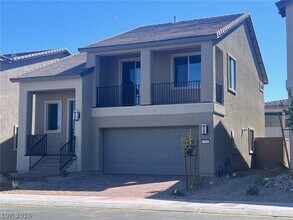7394 Pioneer Way in Las Vegas, NV - Building Photo - Building Photo