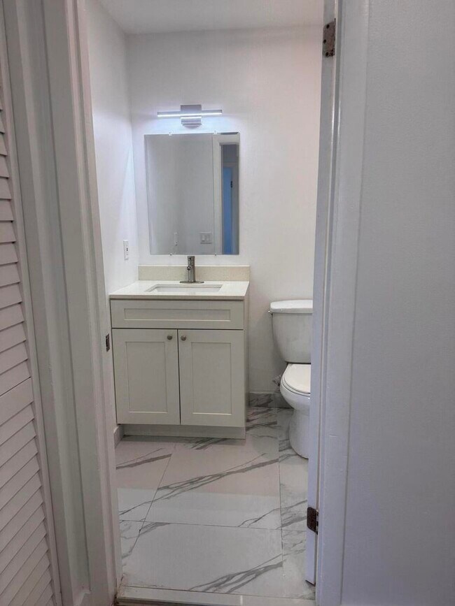 805 Tiffany Dr W in West Palm Beach, FL - Building Photo - Building Photo