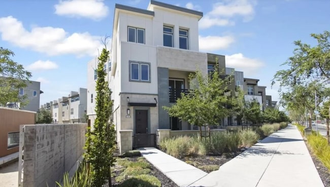 5700 Sterling St in Dublin, CA - Building Photo - Building Photo