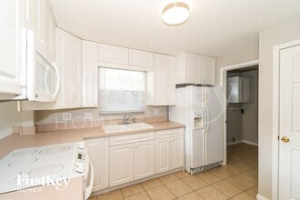 8102 Birds Foot Ln in Jacksonville, FL - Foto de edificio - Building Photo