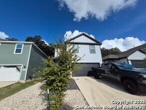 163 Honey Oak Ln in New Braunfels, TX - Building Photo - Building Photo