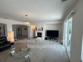 1290 Esperanza Trail in Palm Springs, CA - Building Photo - Building Photo