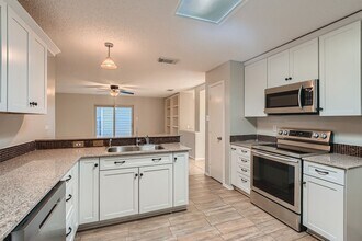 7818 Winterstone Dr in San Antonio, TX - Building Photo - Building Photo