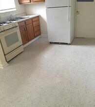 1057 Winfield Ave, Unit Second floor in Cincinnati, OH - Building Photo - Building Photo