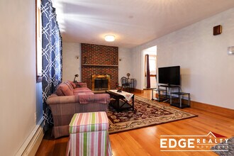 42 Gerrish St, Unit 1 in Boston, MA - Foto de edificio - Building Photo