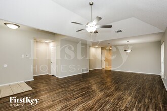 6912 Club Creek Dr in Fort Worth, TX - Building Photo - Building Photo