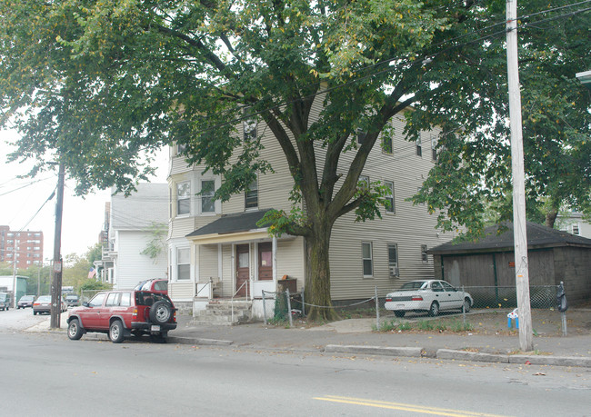 196 Lawrence St in Lawrence, MA - Building Photo - Building Photo