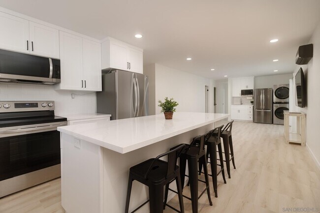 5147 Ewing St in San Diego, CA - Building Photo - Building Photo